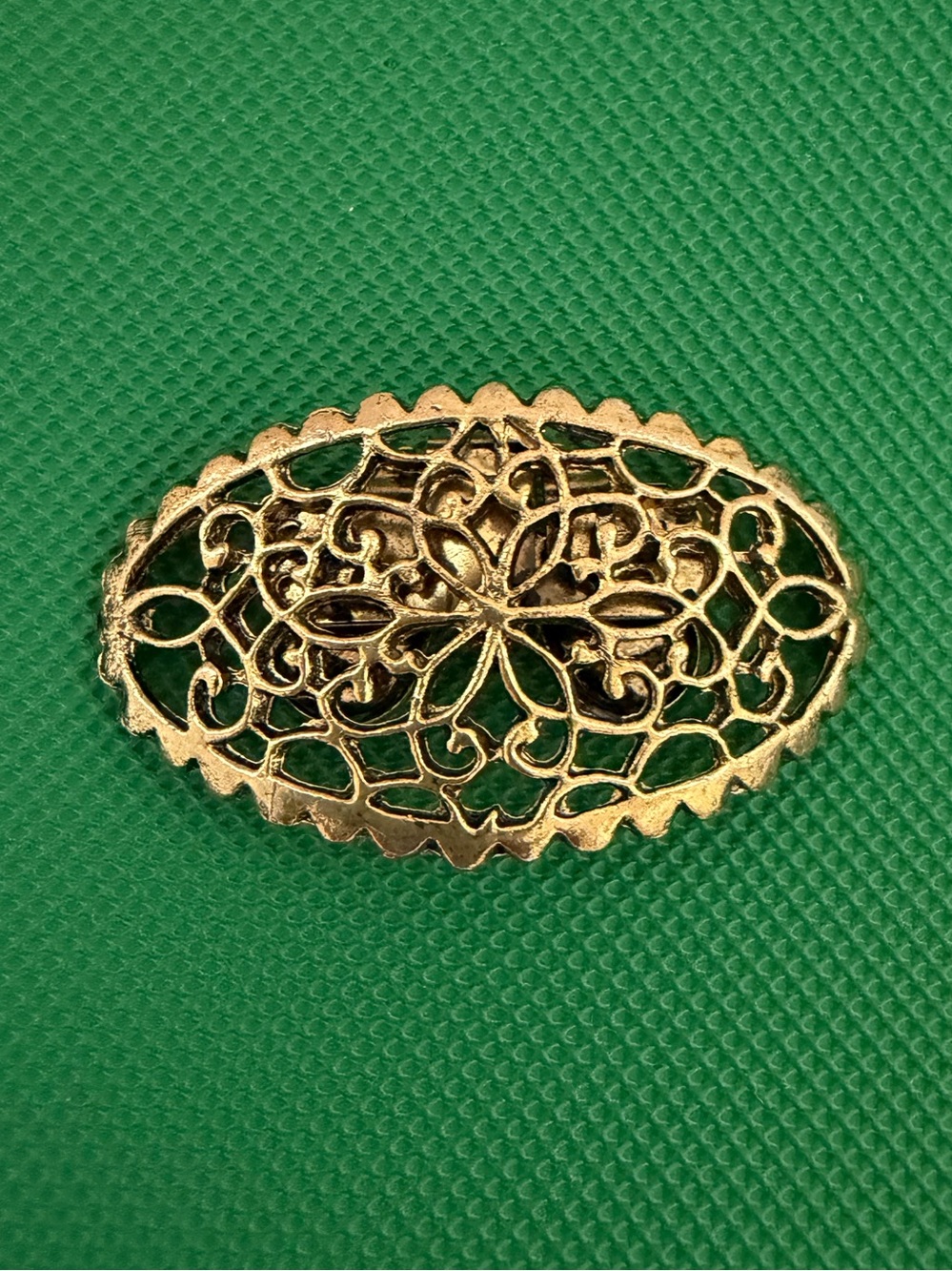 Vintage MUSI Signed Shoe Clip. Eye Shaped Gold Tone with Filagree Design. 1pc.
